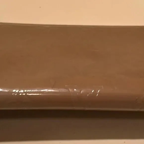 Louis Vuitton Zip Around Vernis Long Wallet Cream Tan LV All Over Logo Print